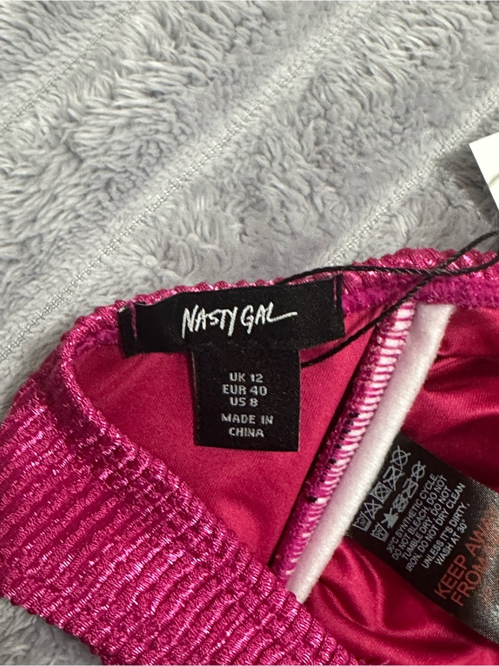 Nasty Gal Fuchsia One-Shoulder Twist Bikini Set - Picture 4 of 5